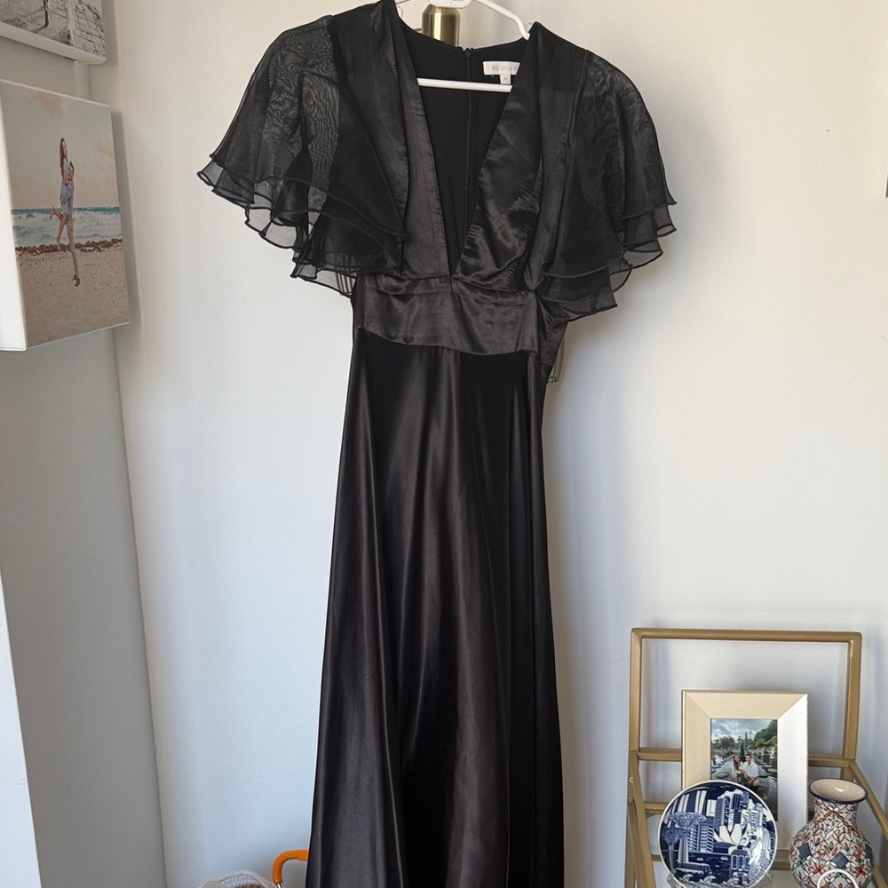 Elegant Black Maxi Dress